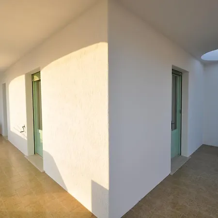 Madia Villa *