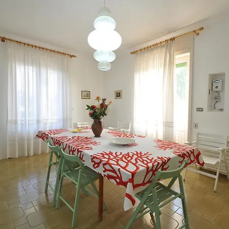 Madia Villa *